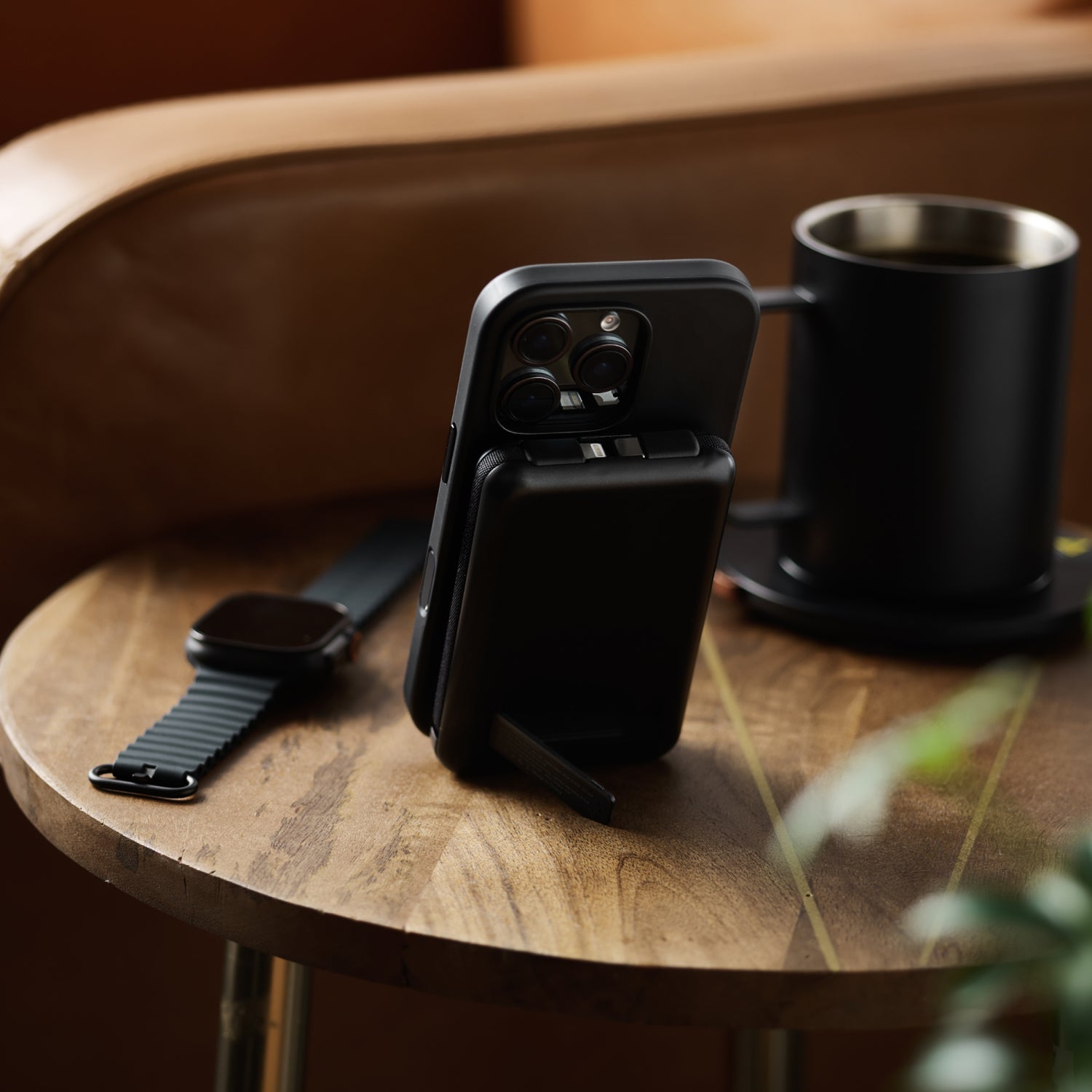 Everyday Charging Kit - iPhone 16 Pro - Midnight Black Leather